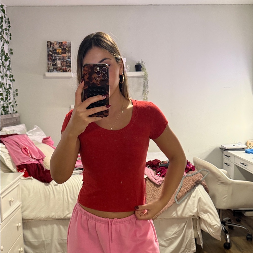 Abercrombie & Fitch Red Short Sleeve Tee